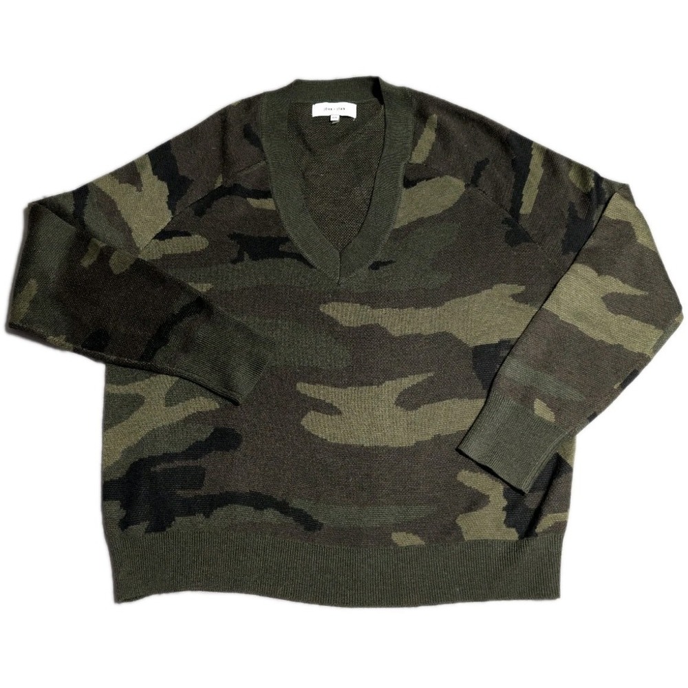 John + Jenn Womens Camo‎ Sweater Medium Oversized V Neck Knit Pullover